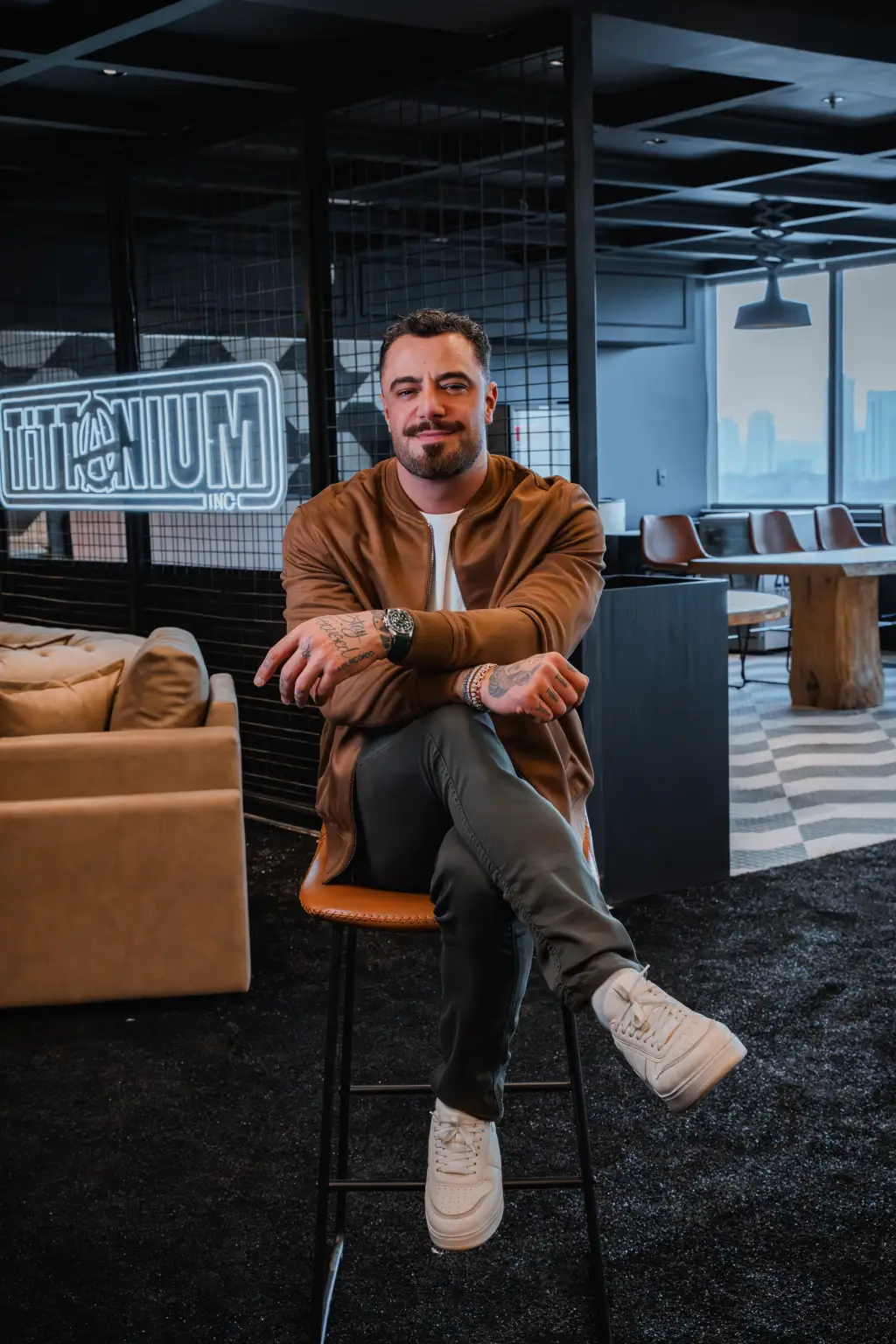 Felipe Titto no escritório da Tittanium